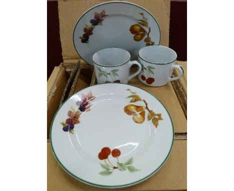 A Royal Worcester Evesham Vale 20 piece dinner service