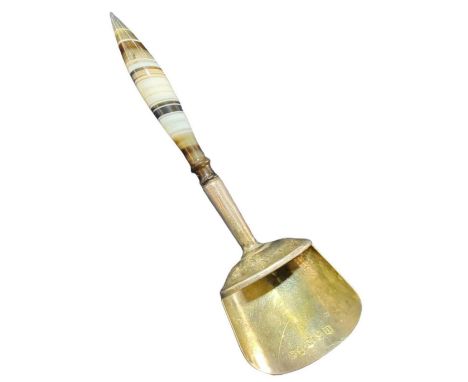 A George III silver and agate handle sugar scoop, by Joseph Willmore, London, 1811, 12cm length
