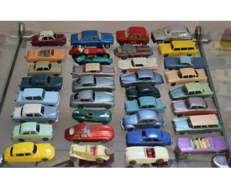 Thirty-four Matchbox 1-75 Series cars including Ford Zodiac and Vauxhall Cresta (34)