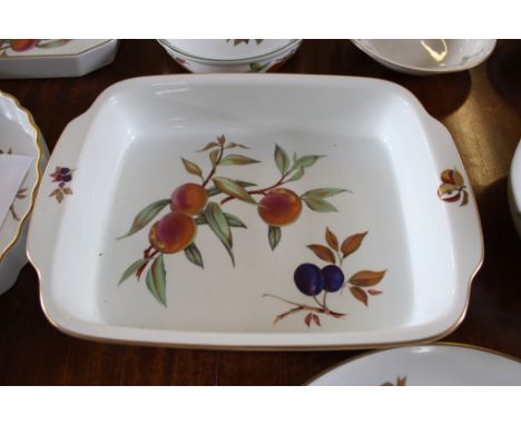A twenty-one piece selection of Royal Worcester Evesham range, various patterns, serving plates, tureens, casserole, etc 
