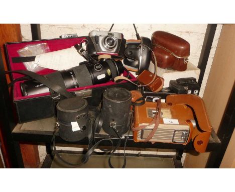 Assorted vintage cameras and lenses including Voigtlander, Vito Automatic, Beirette, Tamron zoom lens in case etc.