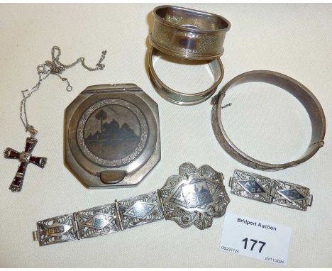 Marsh Arab Niello silver compact and bracelet (A/F) with hallmarked silver napkin rings 