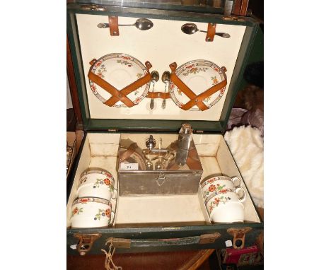 Vintage picnic case and contents