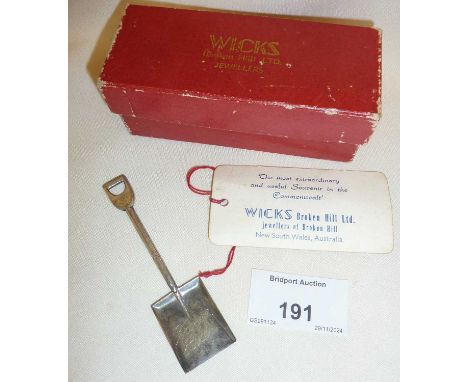 NSW, Australian Sterling silver souvenir sugar spoon in the form of a shovel, in the original Wick's jewellery box from (Brok