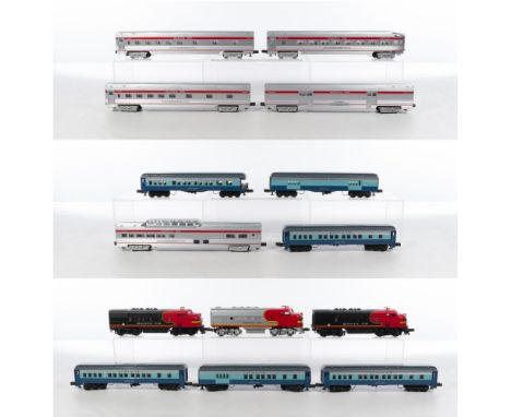 Williams Model Train O Scale Santa Fe Collection  (13) items including a Super Chief F-3 AA powered with dummy unit set, an E