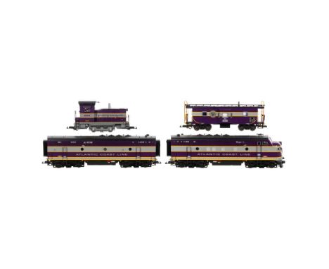 USA Trains Model Train G Scale Atlantic Coast Line Set Assortment  (4) items including an Atlantic Coast Line set #R22253 F-3