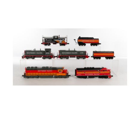 MTH Model Train O Scale Southern Pacific Assortment  (7) items, (4) Southern Pacific locomotives including a #6181, a #7399, 