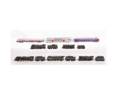 Josuf Model Train HO Scale Assortment  (8) items including a 4-8-2 locomotive with tender #36P20, a 4-6-4 Hudson locomotive w