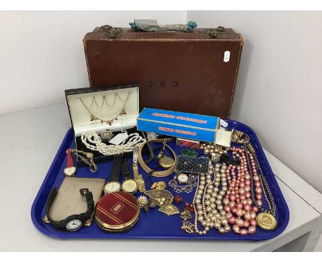 An Assortment of Vintage and Later Costume Jewellery, to include freshwater pearl bead necklace, Art Deco style rolled gold s