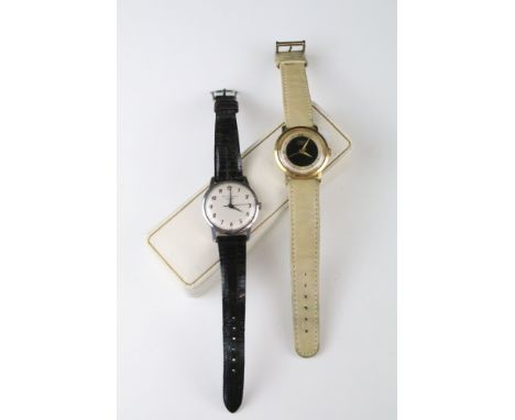 Girard Perregaux Sea Hawk gentleman's wristwatch, circular silvered dial with Arabic numerals and centre seconds, black leath