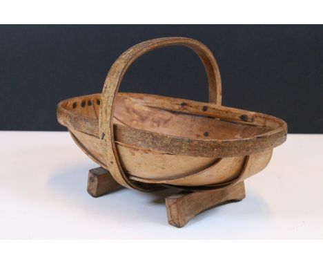 Vintage bentwood garden flower trug of small proportions, 26cm long