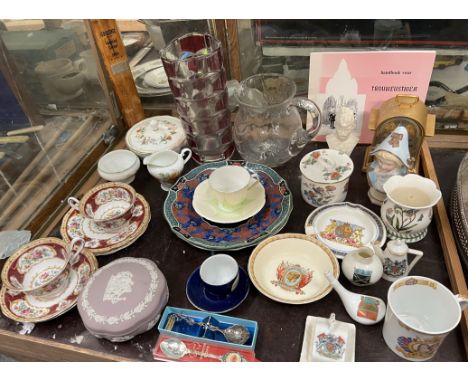 A pair of Royal Albert Lady Hamilton tea cups and saucers together with a Wedgwood box and cover, crested wares, glass vase, 