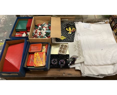 Bayko Building set building and accessories together with buttons, linen etc 