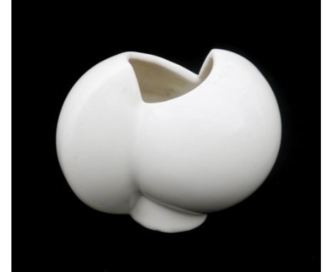 Jan van der Vaart (1931-2000) A white glazed ceramic vase, model 57 "Billen" (buttocks), multiple, 1987, marked underneath. 9