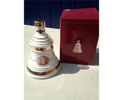 Bells Whisky - Extra Special Christmas Decanter 2000 - Sealed - 70cl