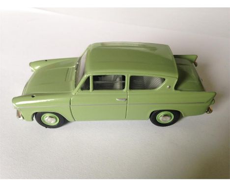 Vanguards - Ford Anglia - Pale Green - Scale 1:43. Excellent conditions. Unused. Box in average condition.