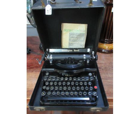 Cased vintage Remington Rand type writer with instruction manual.(B.P. 21% + VAT) 