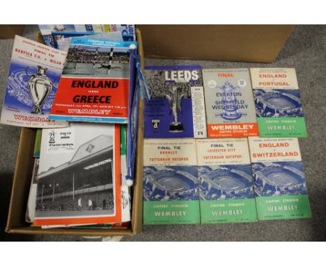 A BOX OF ASSORTED SPORTING VINTAGE PROGRAMMES & BOOKS