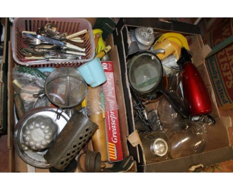 TWO BOXES OF VINTAGE KITCHENALIA