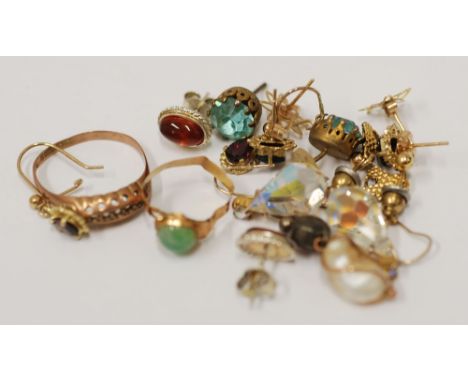 9ct GOLD RING (lacking stones), a  GOLD RING SET WITH JADE BEAD, a pair of 9ct GOLD AND RED STONE SET EARRINGS, and six vario