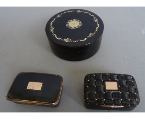 A Continental gold mounted tortoiseshell snuff box, 19th century, with a basket weave hinged lid, 5.5cm wide, another similar