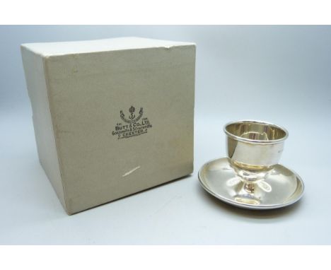 A silver egg cup, Birmingham 1963, 56g, 5cm tall