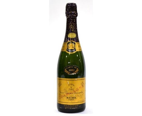 Veuve Cliquot Brut 1982, vintage champagne U: 1cm inverted