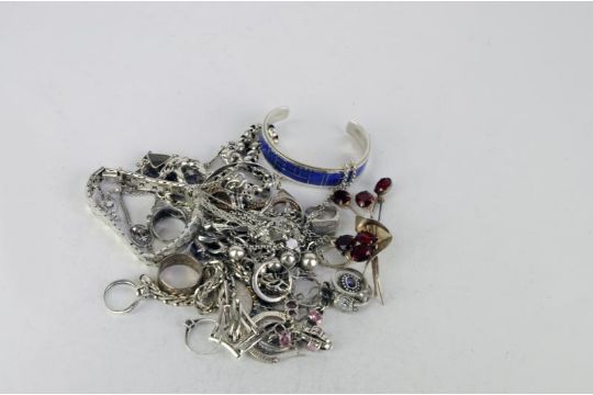 silver jewellery including