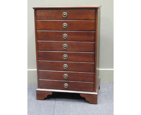A modern hardwood compact chest of drawers, 78 x 52 x 40cm