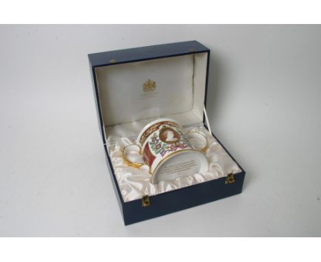 A Spode limited edition loving cup, to celebrate the Queen Mothers 80th birthday 185/500 
