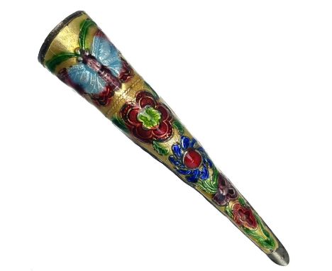 A Chinese silver and enamel finger ornament. Length 8cm. Weight 6g.