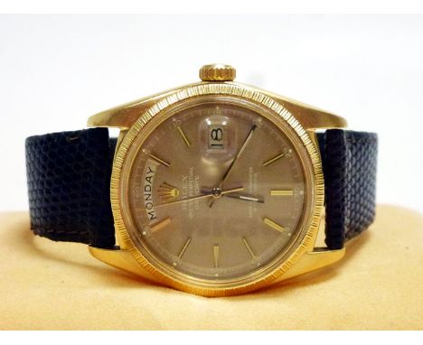 Model Ref - 1807, chronograph number - 3224**2, 18 CT yellow gold case, 18 Ct yellow gold Rolex signed pin buckle and factory