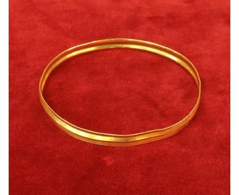 (201600893) Yellow gold bangle, 15gm