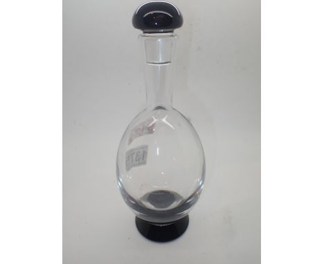 Orrefors Swedish Art Deco style decanter with fitted black glass stopper and base inscribed signature to base H: 22 cm