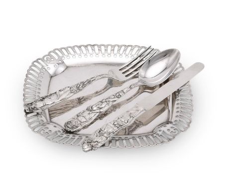 
	
		AN AMERICAN SILVER COLOURED OBLONG TRAY
		TIFFANY &amp; CO., STAMPED STERLING SILVER
		With a pierced border and on four