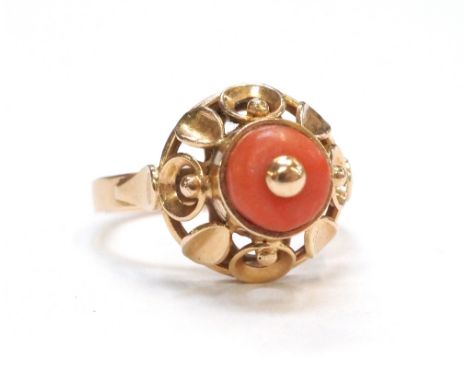 CORAL SET POLISH GOLD DRESS RING
with decorative pierced setting, ring size R-S