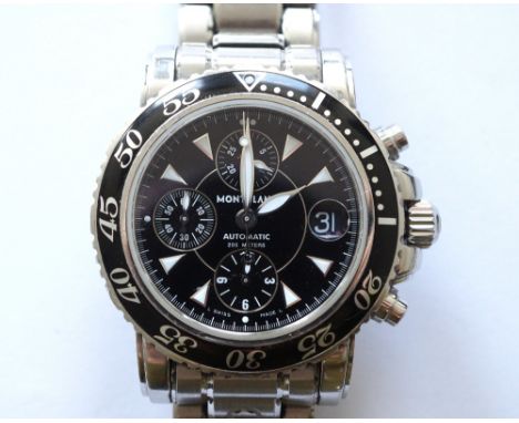 GENTLEMAN'S MONT BLANC AUTOMATIC WRISTWATCH
with a rotating bezel and black dial with a date aperture at 3 and three subsidia