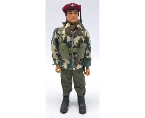 Palitoy Action Man vintage loose/unboxed Parachute Regiment Figure, dark flock hair, eagle-eyes, dynamic body/blue pants, wea