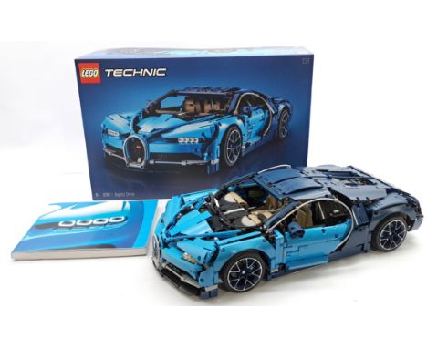 Lego #42083 Technic Bugatti Chiron, model has been assembled, not checked for completeness, includes instruction booklet - ge