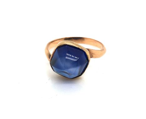 A medieval-style ring set with a sugar loaf cabochon. Assessed as 17-18ct gold shank and a 14ct gold head. Finger size L. Wei