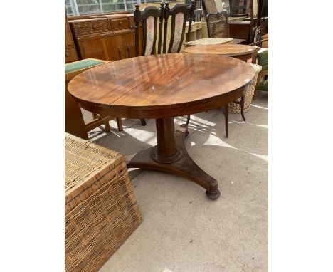 A VICTORIAN MAHOGANY LOO TABLE ON PLATEAU BASE, 42" DIAMETER 