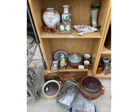 AN ASSORTMENT OF CERAMIC WARE TO INCLUDE ORIENTAL STYLE VASES, TUREENS AND CERAMIC HORSES ETC 