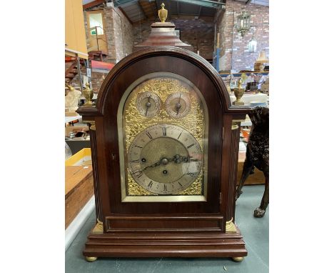 A CIRCA 1890 MAHOGANY BRACKET CLOCK BY MARTIN OF LONDON, HAVING EIGHT DAY MOVEMENT WITH STRIKING AND QUARTER CHIMING, ARCHED 