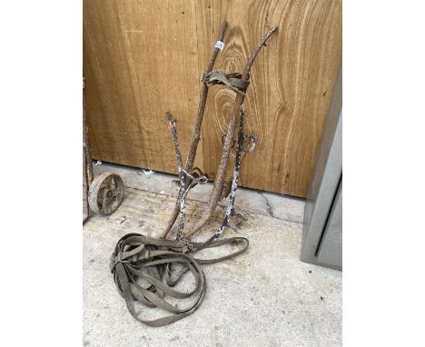 AN ASSORTMENT OF VINTAGE HORSE TACK 