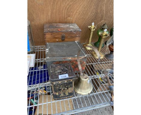 AN ASSORTMENT OF ITEMS TO INCLUDE A MINITURE TREEN BOX, TWO VINTAGE TINS AND A BRASS BELL 