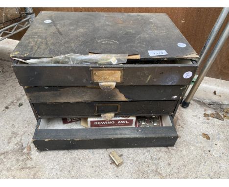 A VINTAGE WOODEN 4 DRAWER ENGINERS CHEST WITH AN ASSORTMENT OF HARDWARE ITEMS 