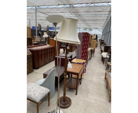 A MID 20TH CENTURY STANDARD LAMP COMPLETE WITH SHADE AND A MODERN UPLIGHTER/LAMP 