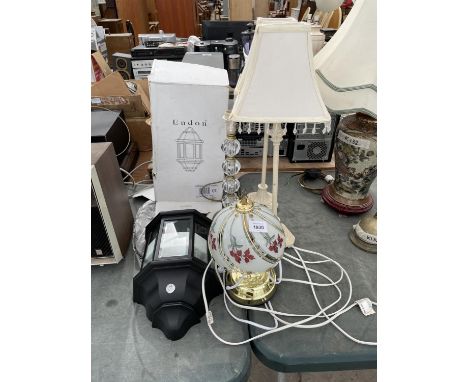 AN ASSORTMENT OF LAMPS AND LIGHT FITTINGS 