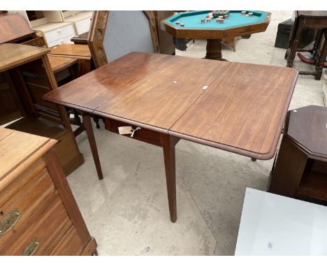 A GEORGE III MAHOGANY DROP-LEAF DINING TABLE WITH TWO END DRAWERS, 40X53" OPENED 