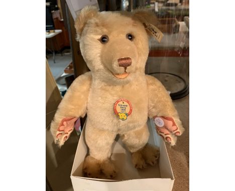 A STEIFF SCHNAPP DICKIE REPLICA TEDDYLIMITED EDITION OF 5000 WITH EAR STUD 